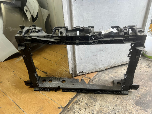 Ford courier ön panel jt76 8b041 c