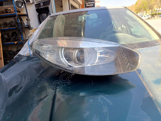 renault fluence sağ far mercekli