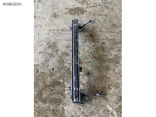 Peugeot 301 orijinal çıkma ön tampon demiri