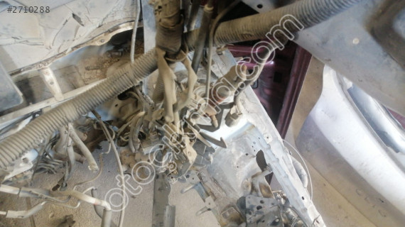 mitsubishi carisma motor içi tesisatı
