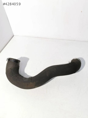 8R0145738R ORJİNAL  TURBO BASINÇ BORUSU