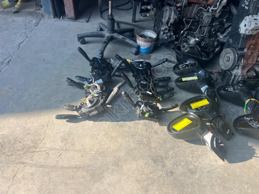 Peugeot partner çıkma sinyal kolları