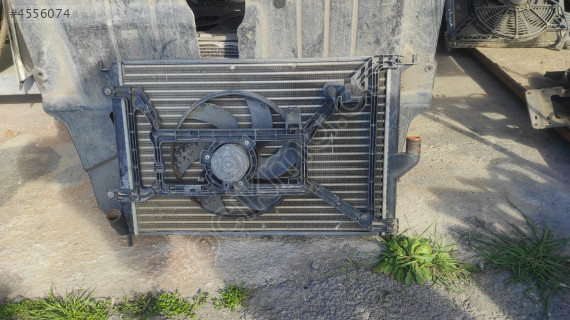 DACİA LOGAN 1 SU RADYATÖRÜ ÇIKMA