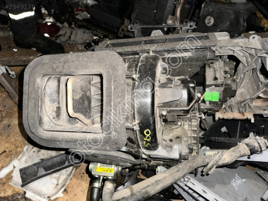 VOLVO S60 ORJİNAL KALORİFER KUTUSU-KAZANI ÜÇEL OTO