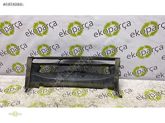 BMW 3 SERİSİ F20F30 RADYATÖR ALT HAVA KANALI MASKESİ 51747255414