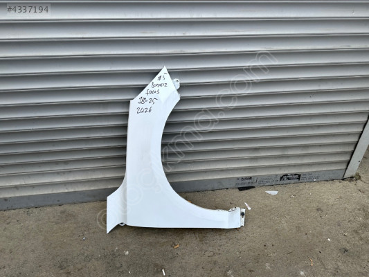 Focus sağ ön çamurluk hatasız beyaz 2018 sonrası