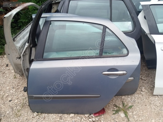 RENAULT LAGUNA 2 SAĞ ARKA KAPI ORJINAL ÇIKMA