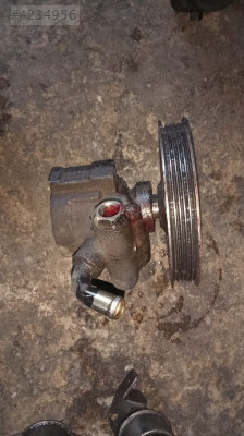 Mitsubishi karizma 1.6 16v direksiyon pompasi