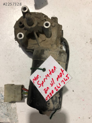Mercedes Sprinter Ön Cam Silecek Motoru 0390241345