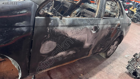 JETTA 1.9 SOL ÖN KAPI