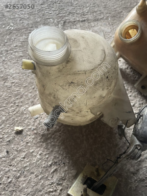 Renault Clio kango çıkma orjinal su bidonu 8200686355