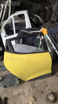 Clio 4 dolu sağ arka kapı hatasız