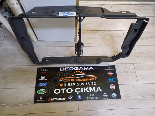 MEGAN 4 RADYATOR  HAVA YONLENDIRICI ORJ SIFIR