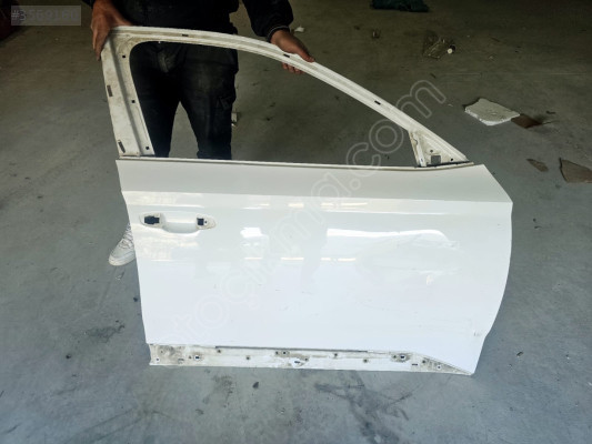 2015/2021 SKODA SÜPERB BEYAZ SAĞ ÖN KAPI ORJINAL GÖÇÜKLÜK