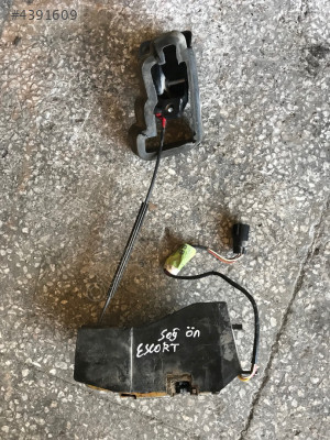 Ford escort sağ ön kapı kilidi