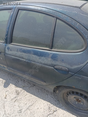 RENAULT MEGANE 1 SOL ARKA KAPI