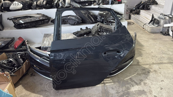 Cupra Leon sol arka kapı
