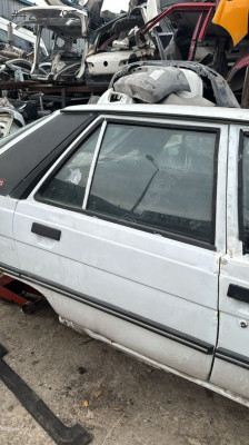Renault 9 sağ arka kapı