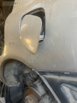 Mitsubishi Carizma yakıt depo kapağı