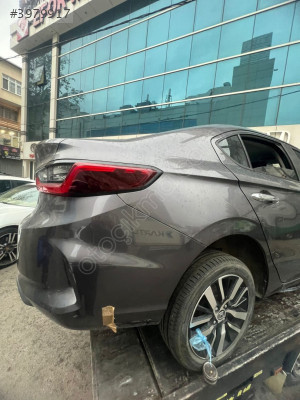 HONDA CİTY SAĞ ARKA ÇAMURLUK ORJİNAL KESME YEDEK PARÇA ÇIKMA 20-