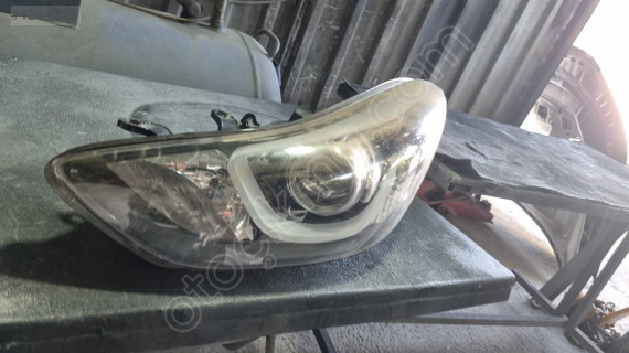 Hyundai i.30 model 2011 sol on far