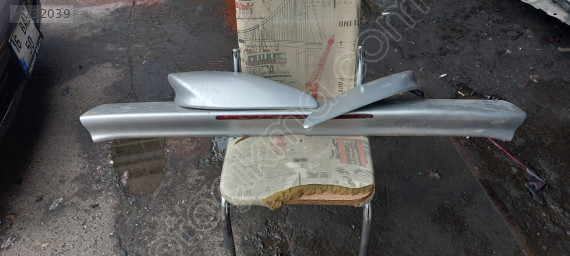 Toyota carina arka spoiler