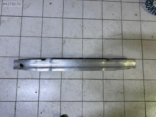 Audi A3 Ön Tampon Demiri 2009-2012 8P0807113F