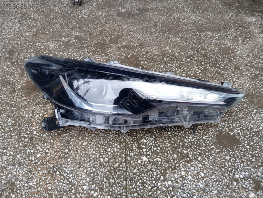 Corolla cross sağ far