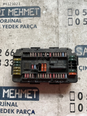ÇIKMA BMW F20 922487904 SİGORTA KUTUSU