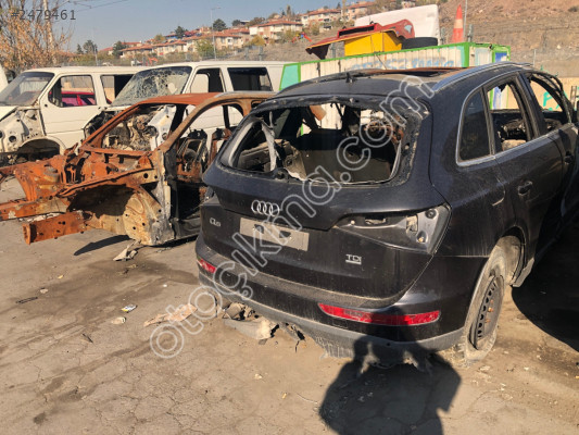 Audi Q5 BAGAJ KAPAĞI HATASIZ BAGAJ FİTİLİ