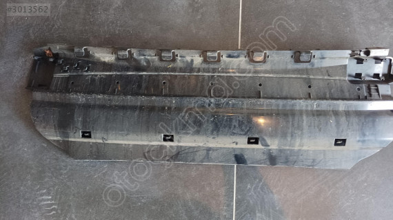 BMW F10 LCİ ARKA TAMPON İÇ ORTA BRAKET 51127331599 Ç
