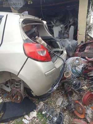 RENAULT CLİO 3 ARKA TAMPON