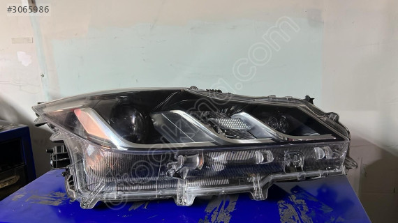 TOYOTA COROLLA SAĞ FAR 2019-2021 8111002T31