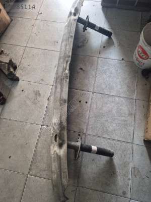 Bmw 750  740 Arka Tampon Demiri