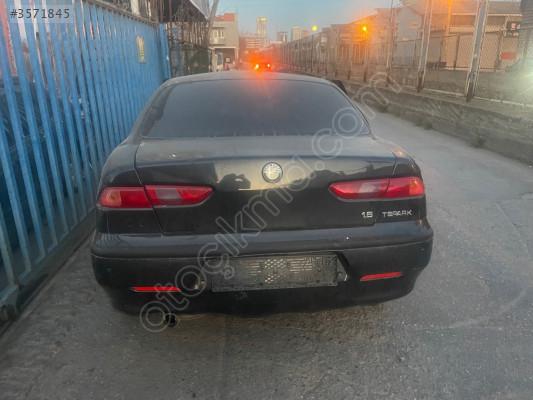 Alfa Romeo 156  bagaj kapağı