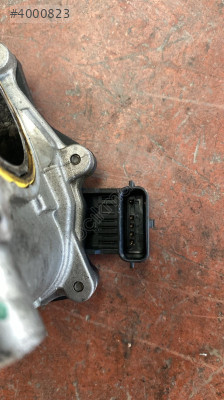 RENAULT MEGANE 4 DUSTER  GAZ KELEBEĞİ KUTUSU 161A03415R