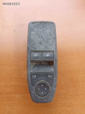 Renault Clio 5 Sol Ön Kapı Cam Düğmesi