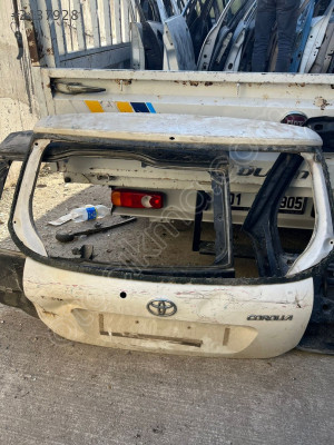 2004 Toyota corolla hb arka bagaj kapağı Çıkma