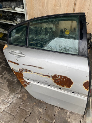 renault laguna 3 orjınal sağ arka kapı
