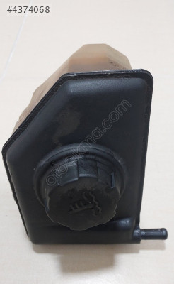 2004 Volvo S40 için sağlam, fabrikasyon radyatör yedek deposu.