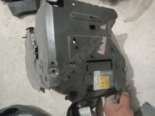 Renault clio 2 3 akü yan saci 7701047207