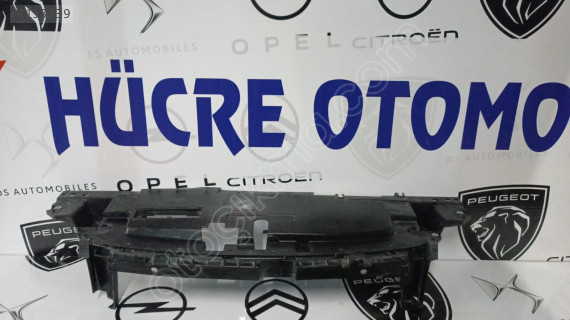 peugeot 508 ön panel üst bakaliti maskesi 9813564377 9813564380