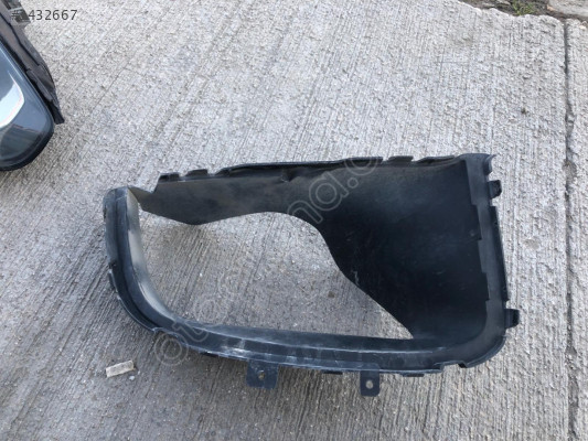 PORSCHE CAYENNE HAVA KANAL BAKALİTİ 7P5121334D