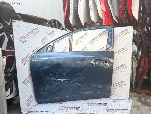 Ford Focus 4 sol ön kapı (hasarlı ürün)