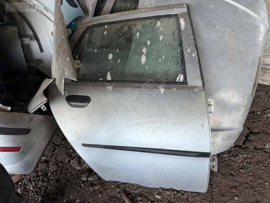 2000-2005 Model Fiat Punto Sağ Arka Kapı Camı