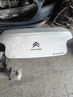 Citroen Eliza arka bagaj kapağı göçüklük işi var