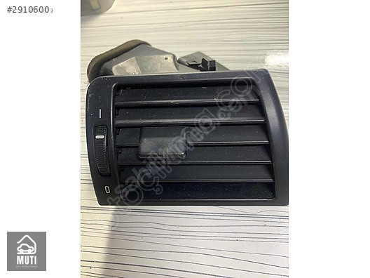 BMW GÖGÜS HAVALANDIRMA IZGARASI R 64228361898