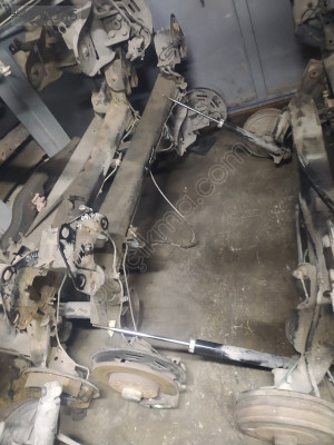 Renault Kangoo 4 arka dingil