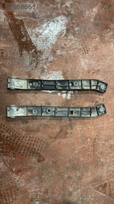 Renault Clio 5 İçin Sağ/Sol Radyatör Ayak Parçası