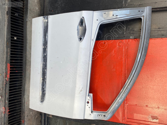 Ford courier orjinli çıkma sağ ön kapı